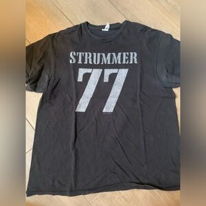 Strummer graphic T men’s